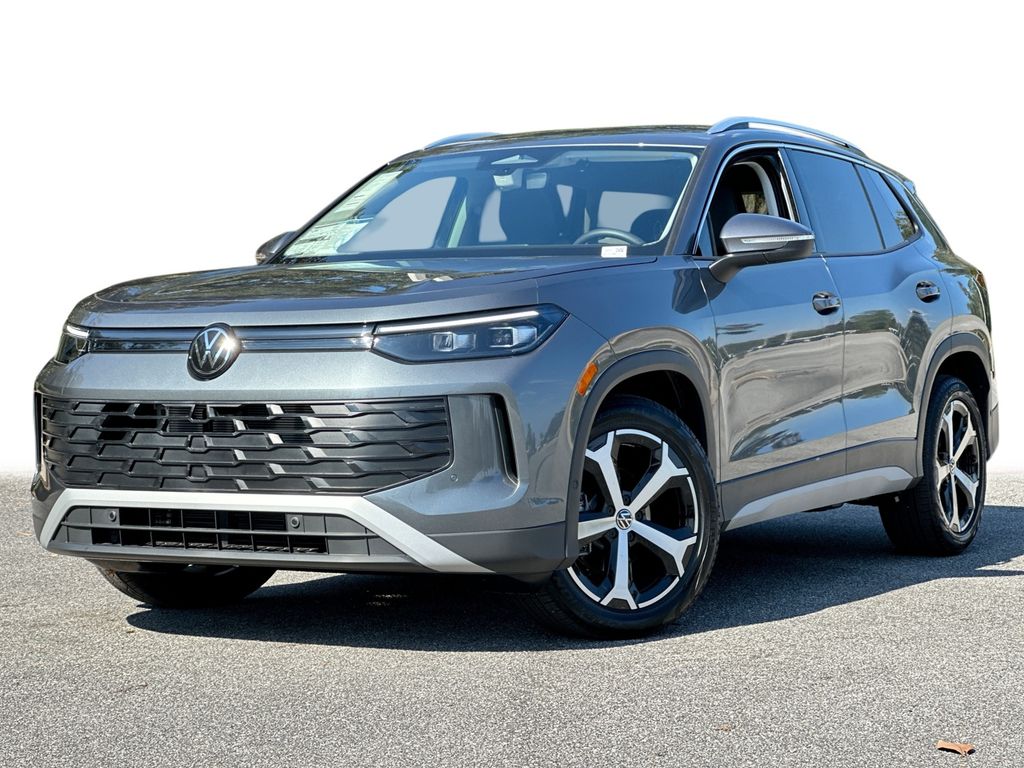 2026 Volkswagen Tiguan SE's photo