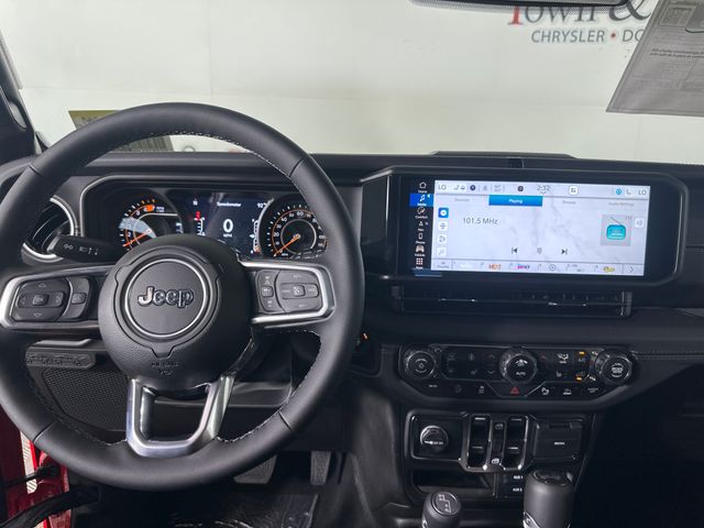 2025 Jeep Wrangler Sahara photo 10