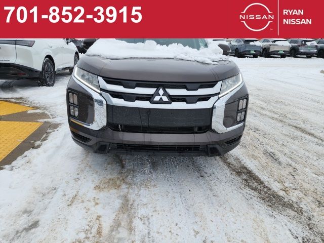 2024 Mitsubishi Outlander Sport SE's photo