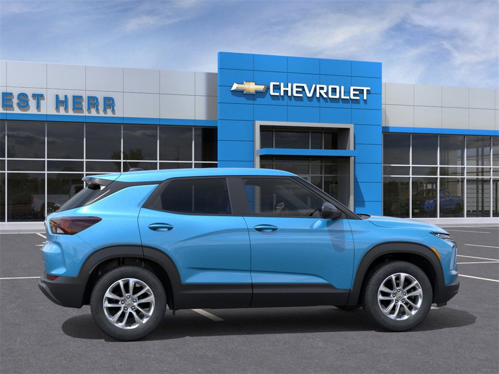 2026 Chevrolet Trailblazer LS photo 2