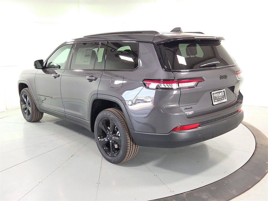 2025 Jeep Grand Cherokee Limited photo 4