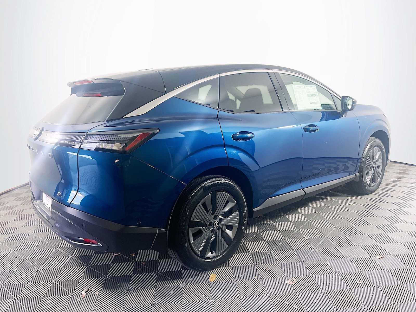 2025 Nissan Murano SL photo 2