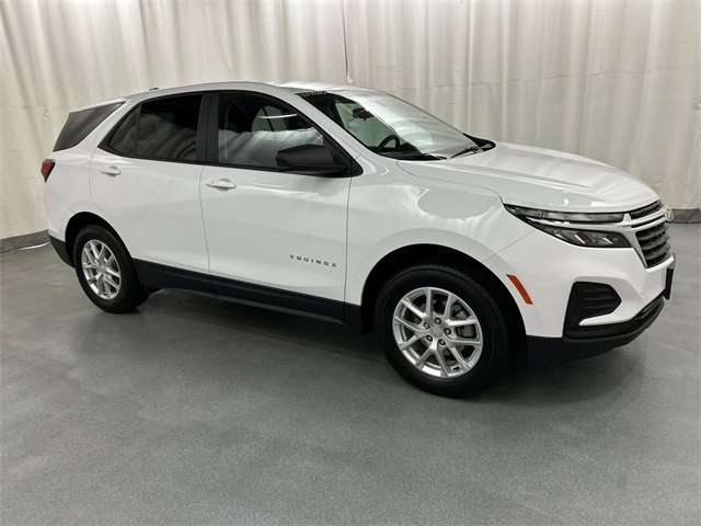 2022 Chevrolet Equinox LS's photo