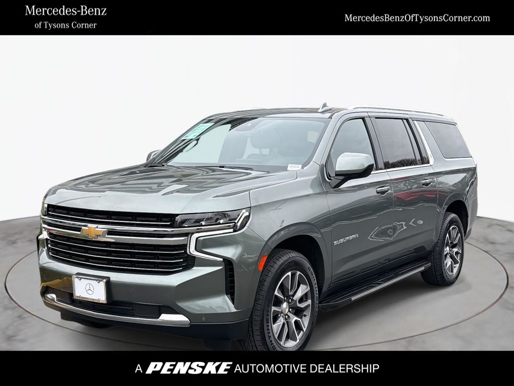 2023 Chevrolet Suburban LT's photo