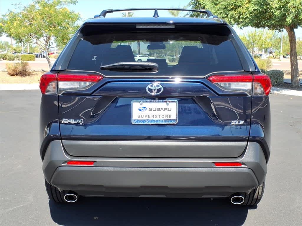 2019 Toyota RAV4 XLE photo 4
