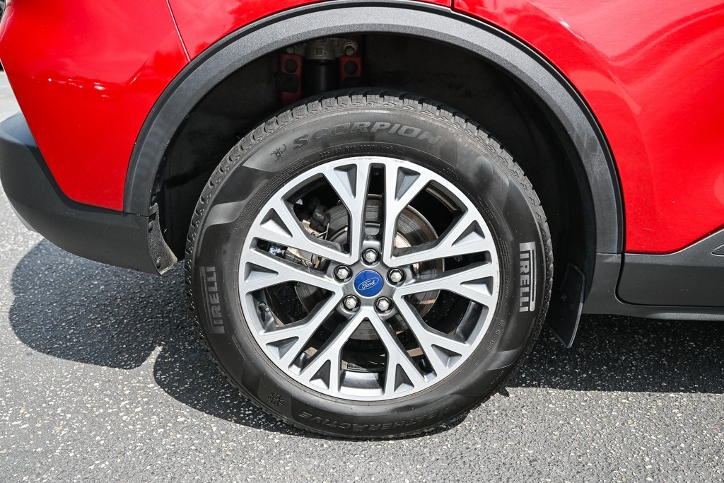 2020 Ford Escape SEL photo 8