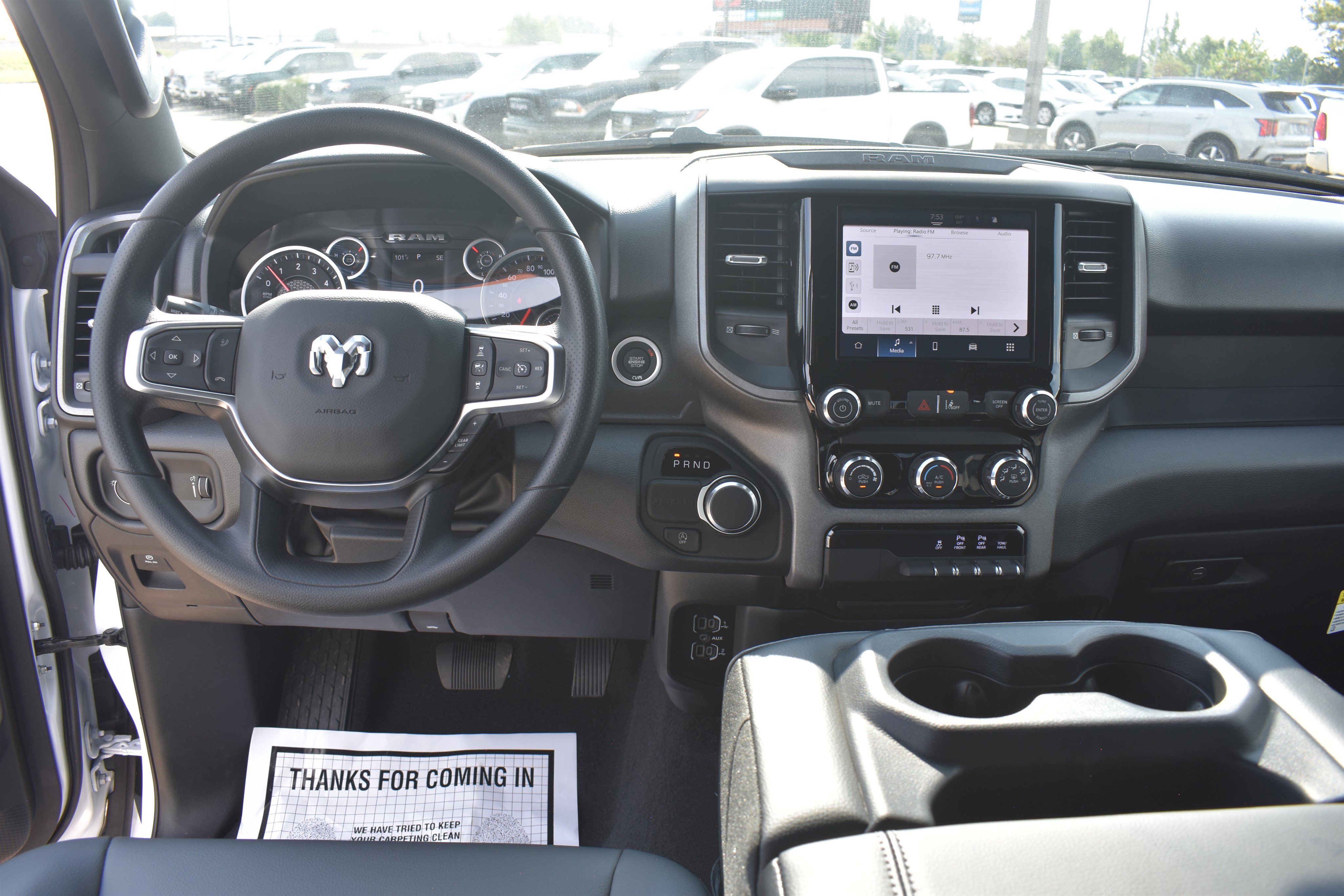 2025 Ram 1500 Tradesman photo 9