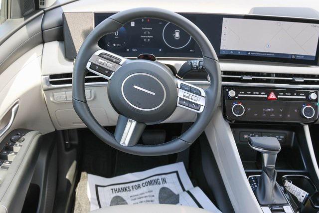 New 2025 Gray Hyundai SEL Convenience FWD image 13