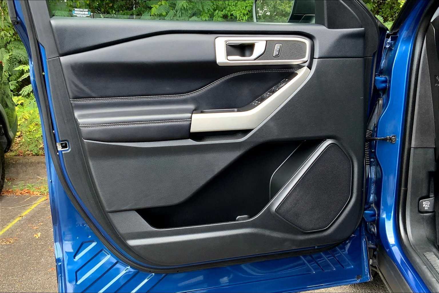 2021 Ford Explorer XLT photo 19
