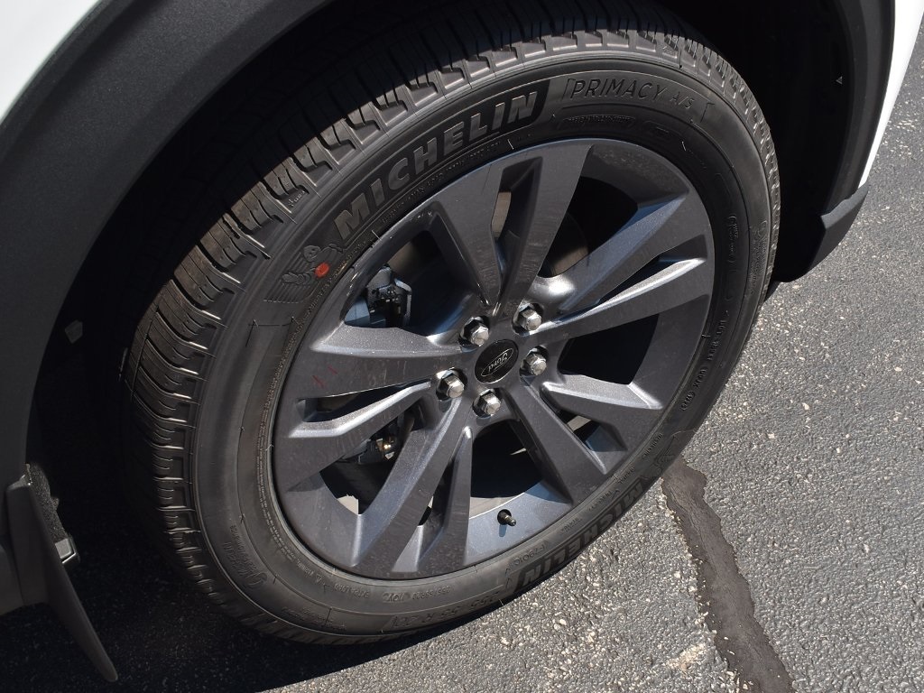 2025 Ford Explorer photo 9