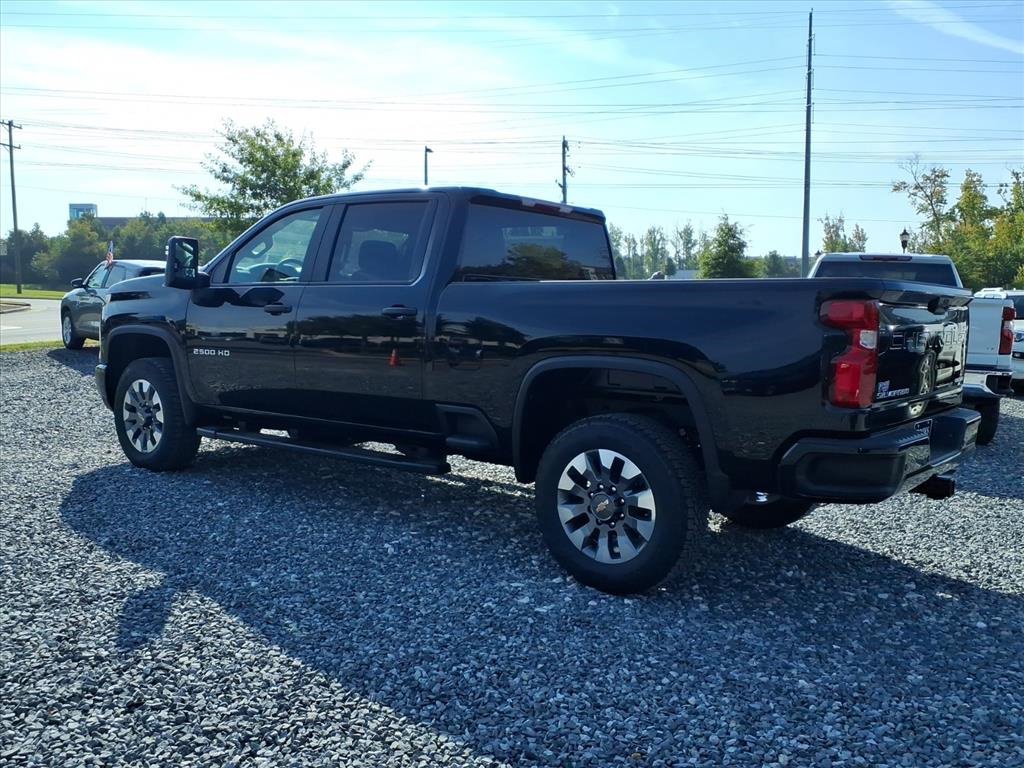2026 Chevrolet Silverado 2500HD Custom photo 4