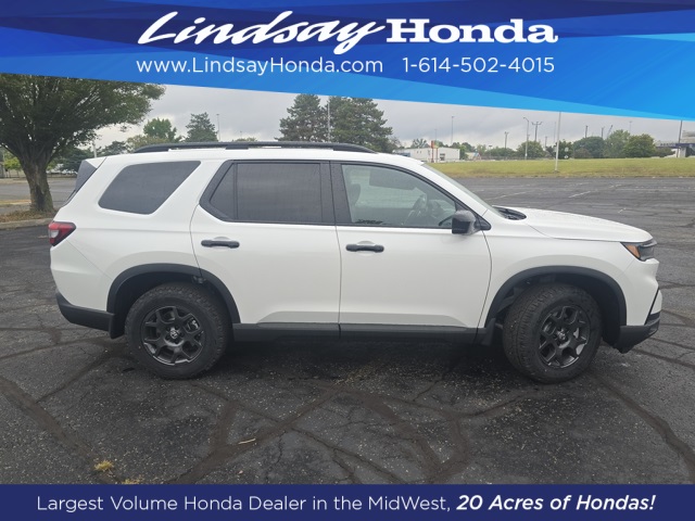 2025 Honda Pilot TrailSport photo 2