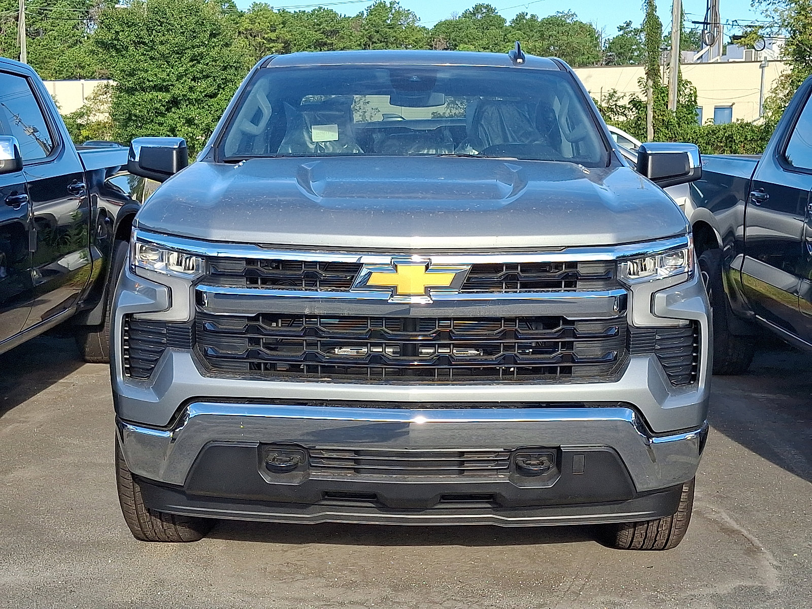 2026 Chevrolet Silverado 1500 LT photo 2