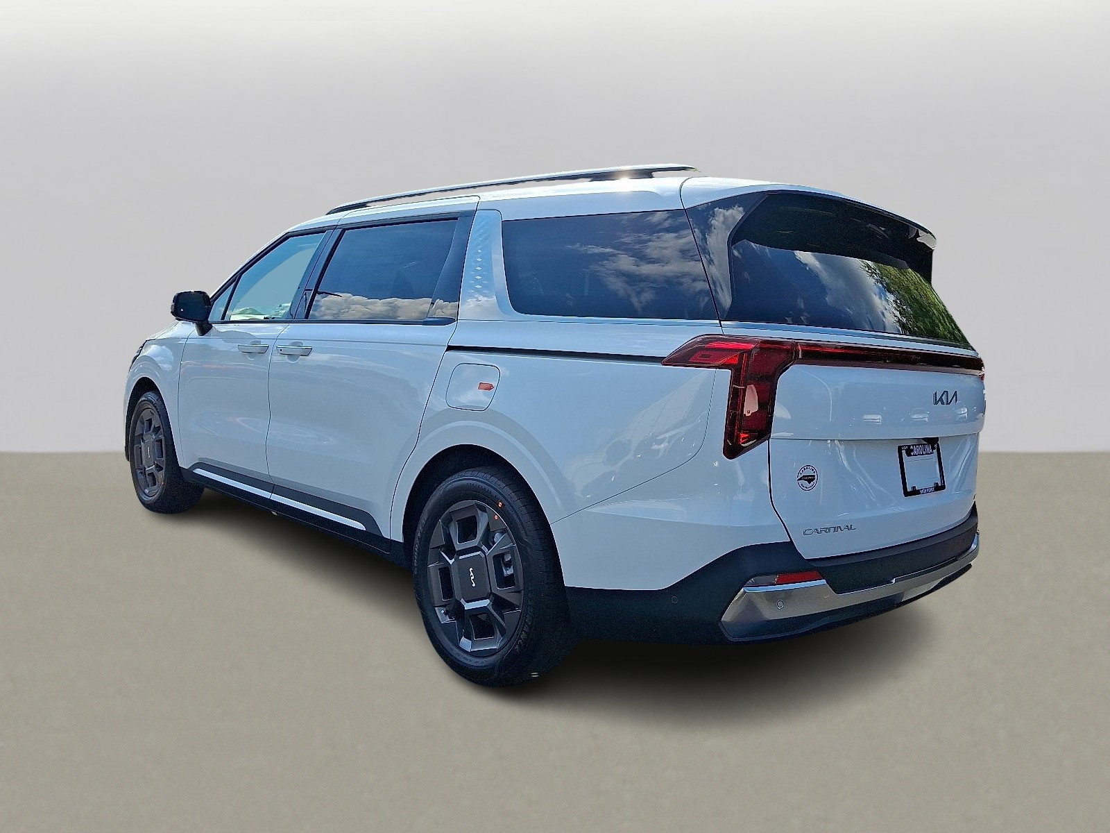 2026 Kia Carnival SX photo 3