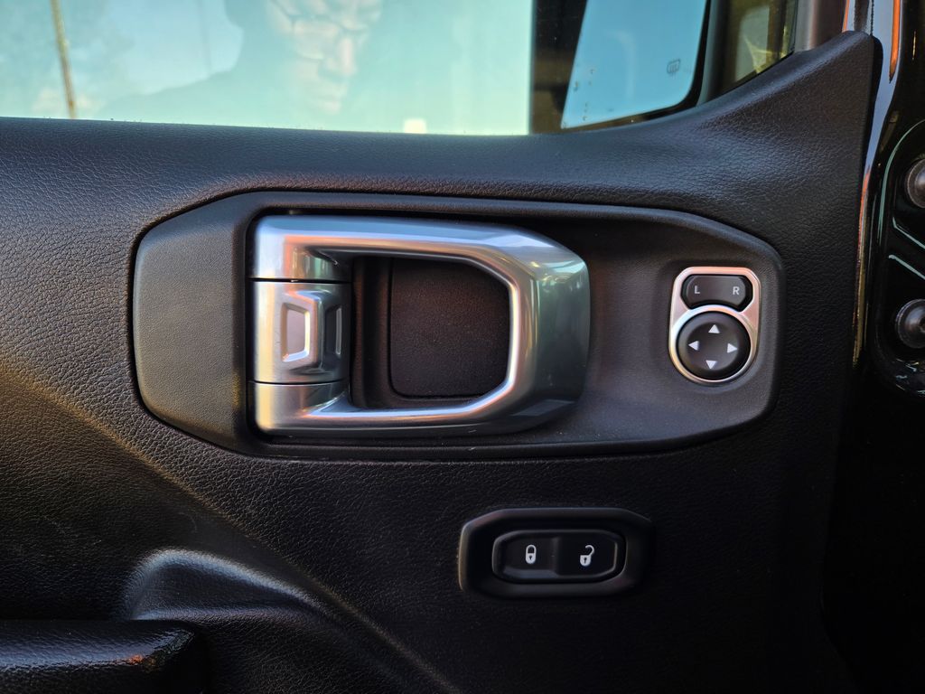 2021 Jeep Gladiator Sport photo 10