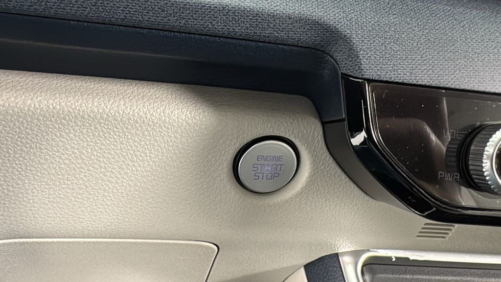 2026 Kia Carnival EX photo 26