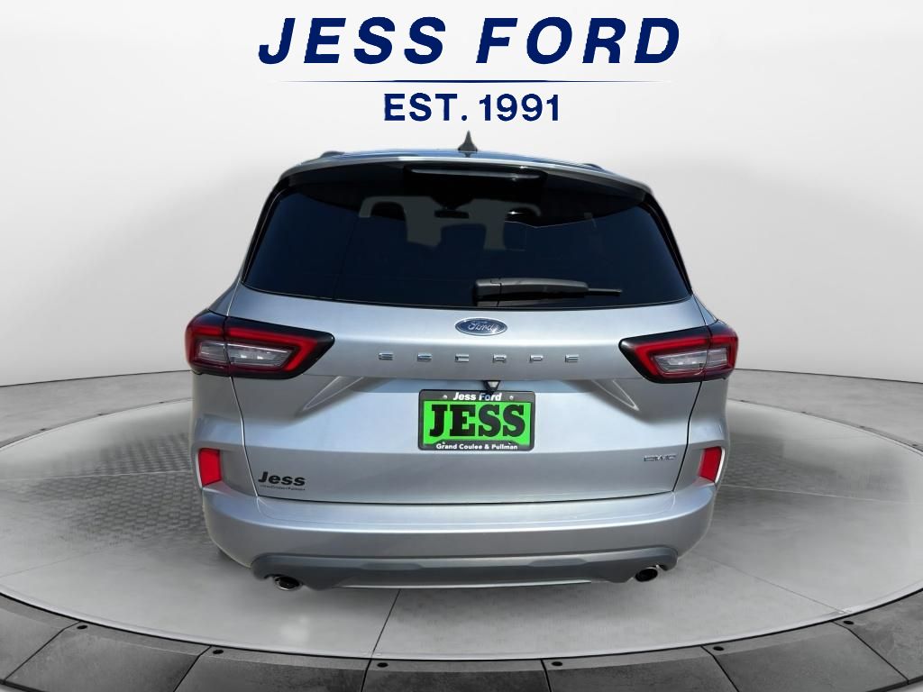 2023 Ford Escape ST-Line photo 4