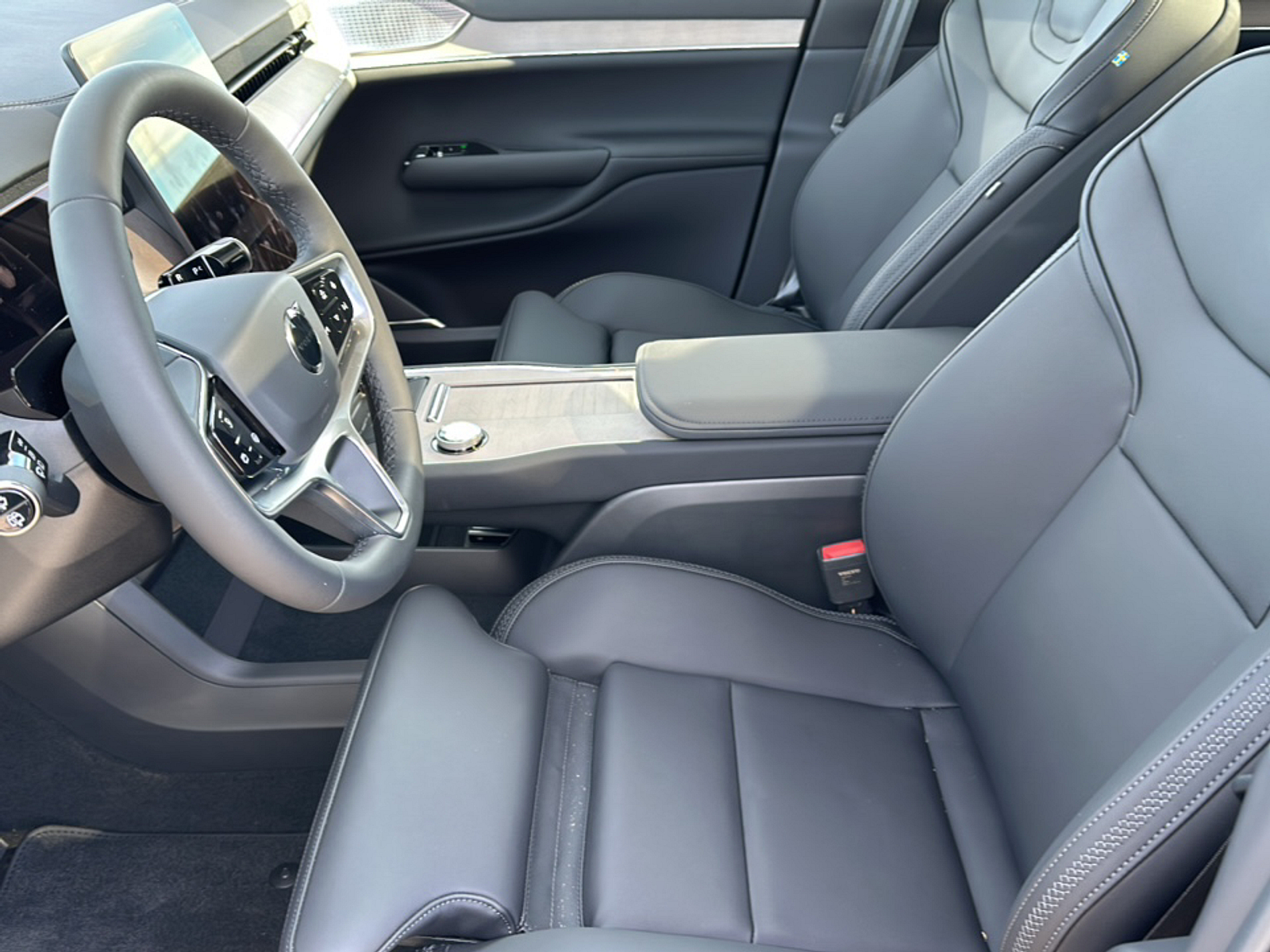 2025 Volvo EX90 Twin Motor Performance Ultra photo 4