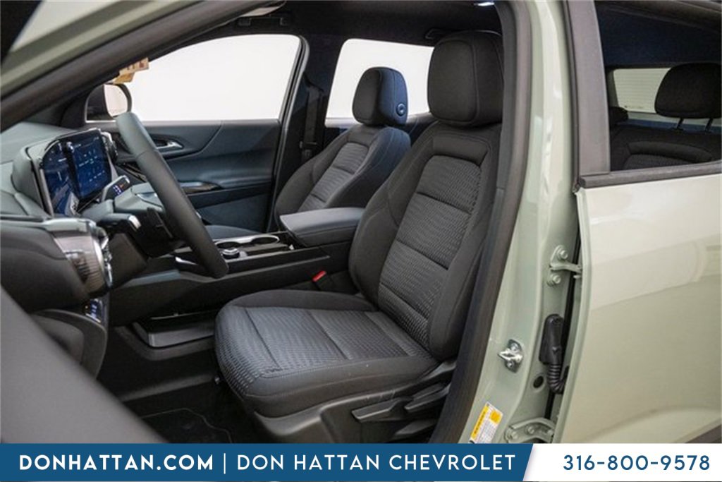 2026 Chevrolet Equinox LT photo 4