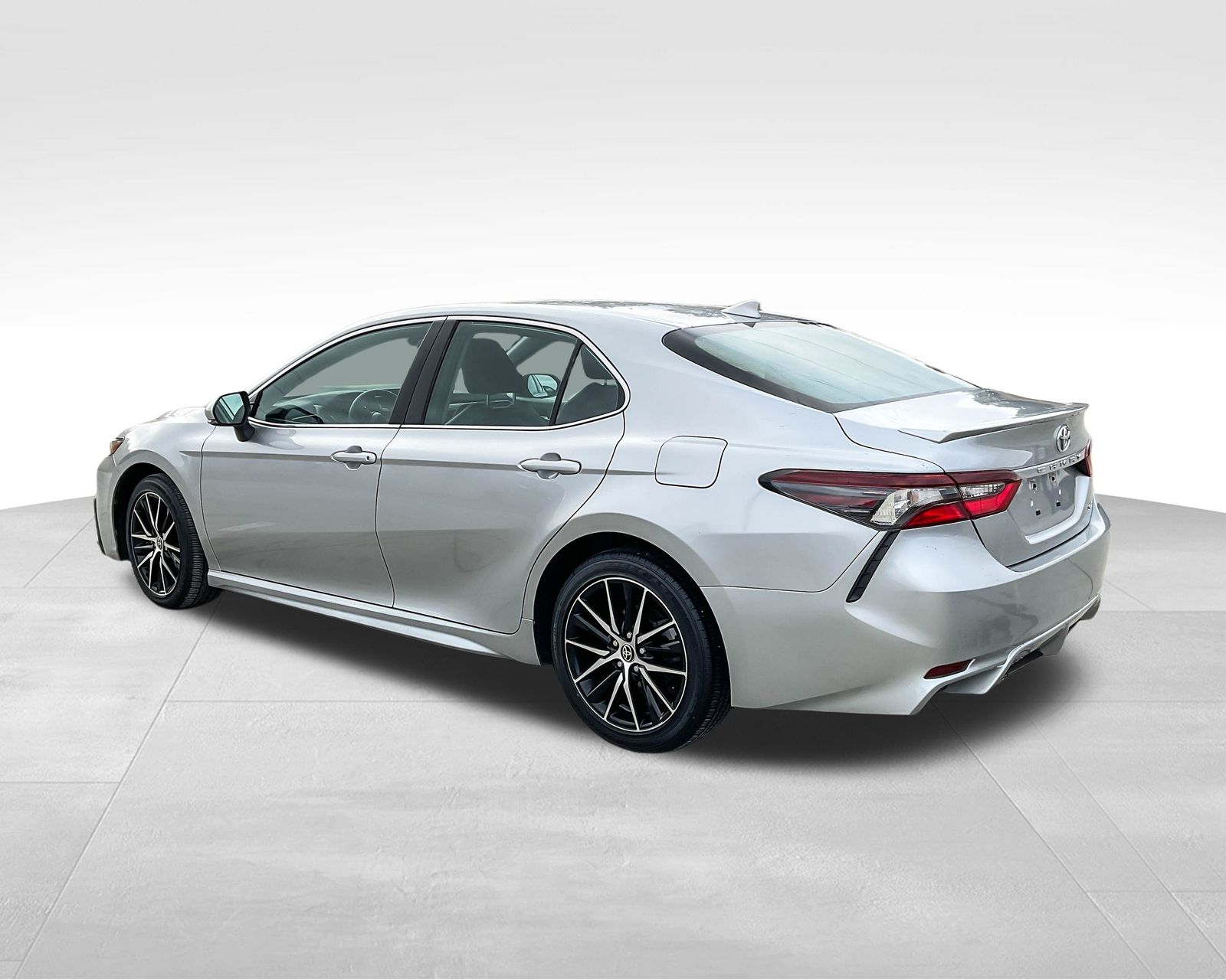 2022 Toyota Camry SE photo 6
