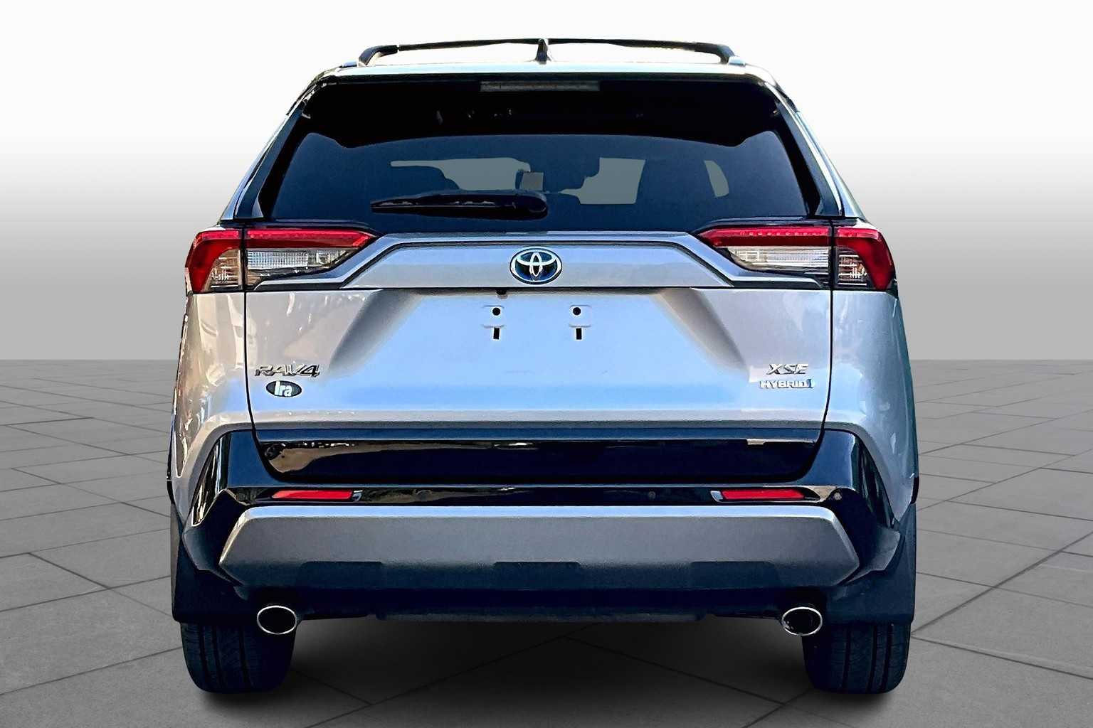 2021 Toyota RAV4 Hybrid XSE photo 4