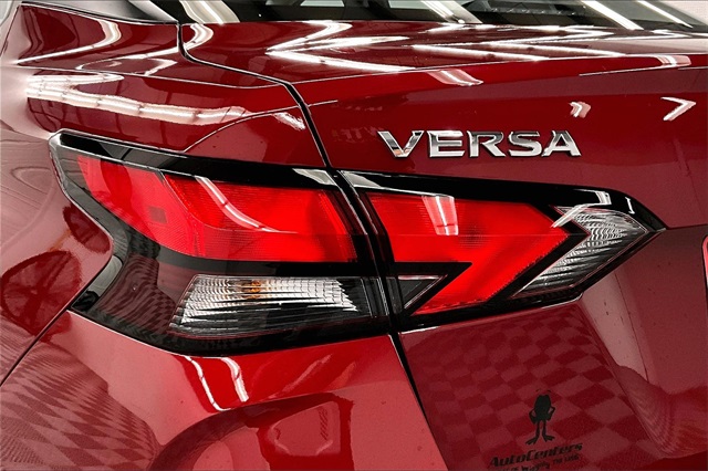 2025 Nissan Versa 1.6 SV photo 17