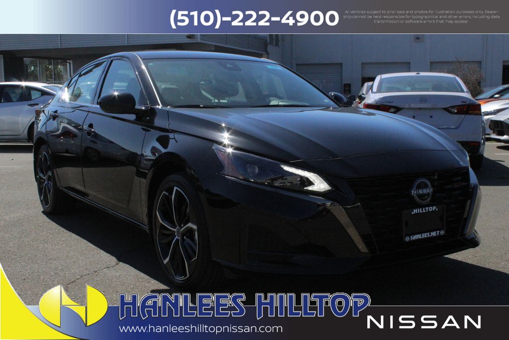 2025 Nissan Altima 2.5 SR photo 4