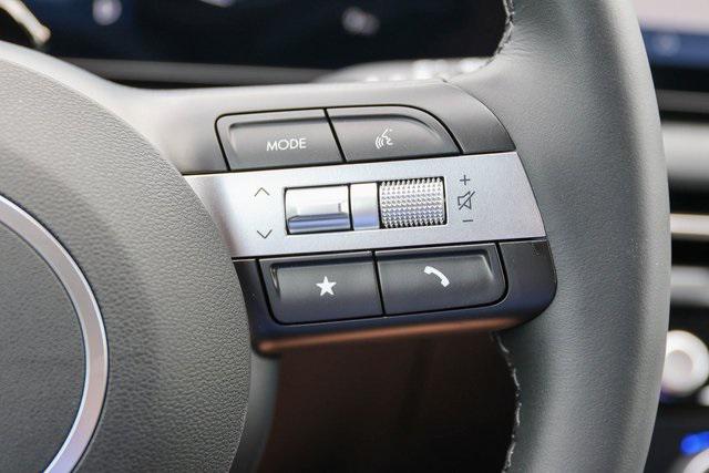 New 2025 Black Hyundai SEL Convenience FWD image 22