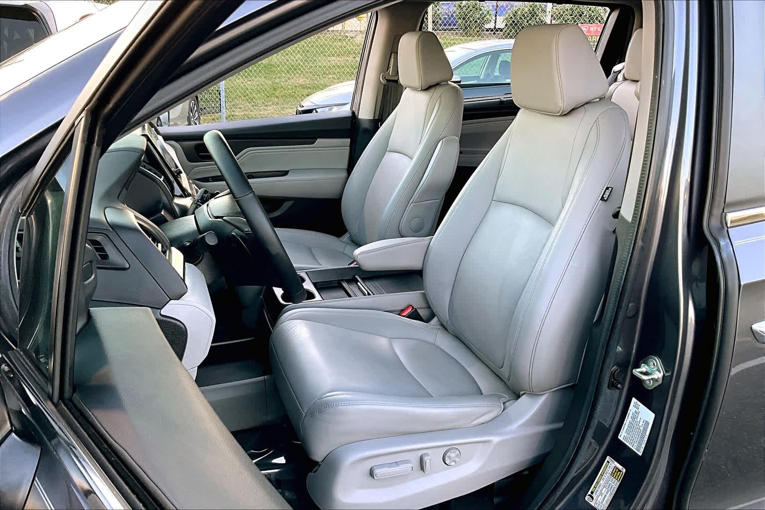 2019 Honda Odyssey Touring photo 7