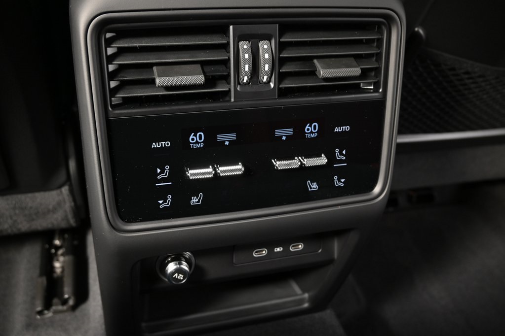 2026 Porsche Cayenne Coupe photo 15
