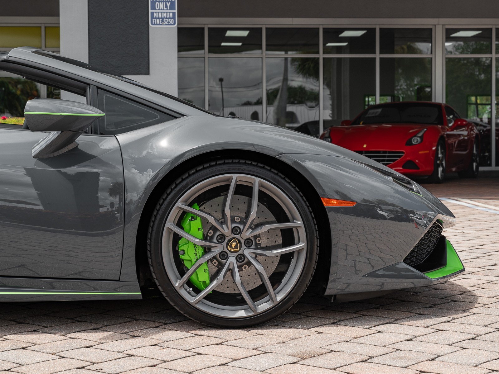 2016 Lamborghini Huracan LP 610-4 Spyder photo 24