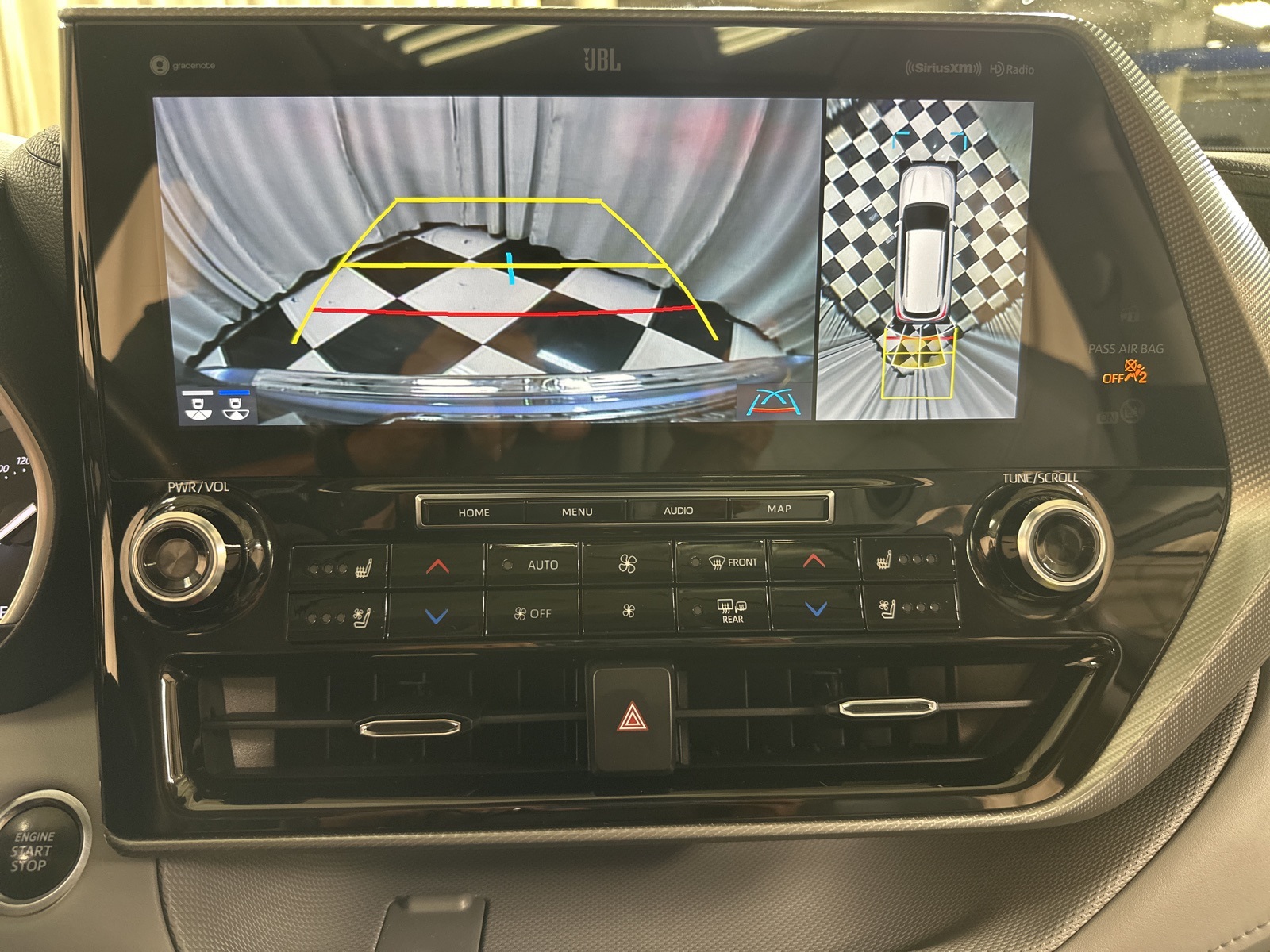 2021 Toyota Highlander Platinum photo 12