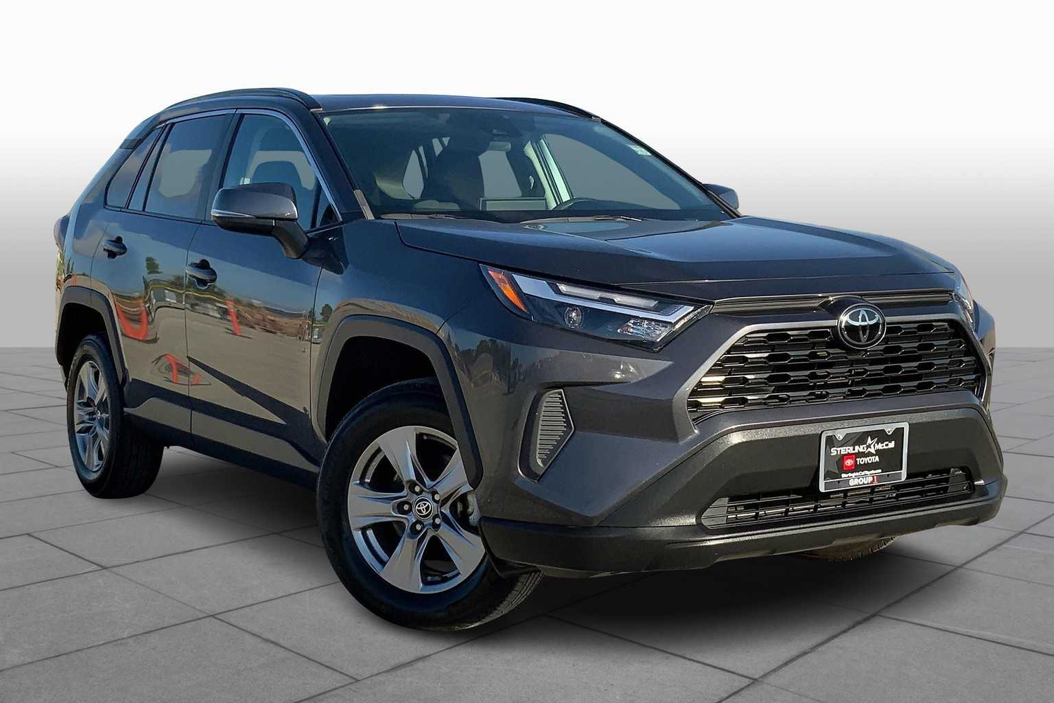 2023 Toyota RAV4 XLE photo 2