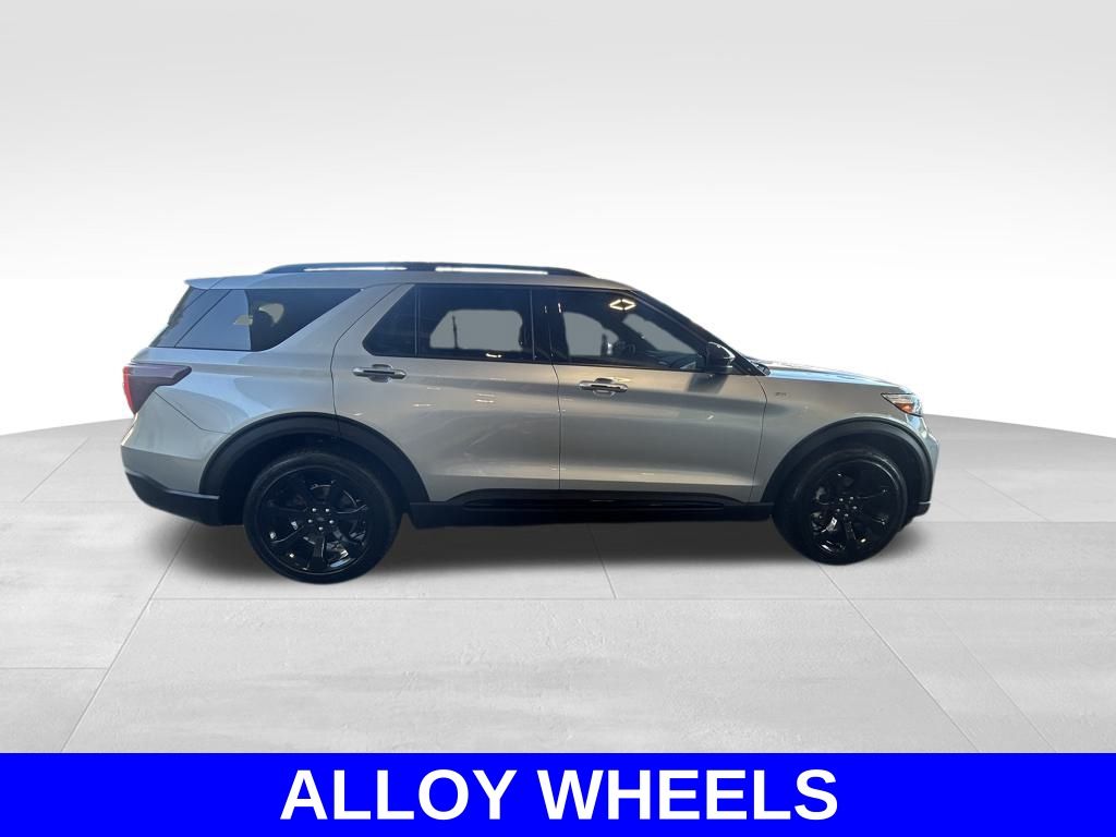 2022 Ford Explorer ST-Line photo 4