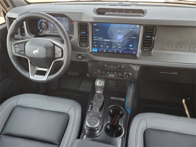2024 Ford Bronco Black Diamond photo 32