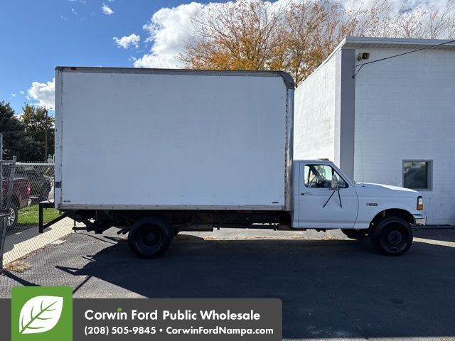 1995 Ford F-450 XL photo 2