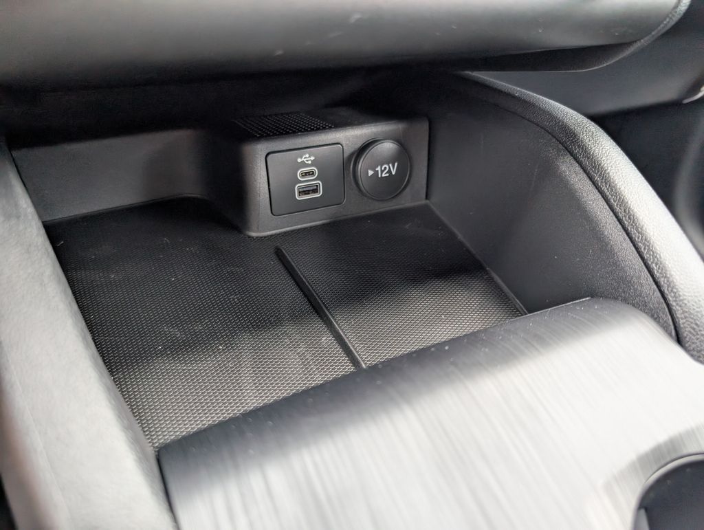 2025 Ford Escape ST-Line photo 13