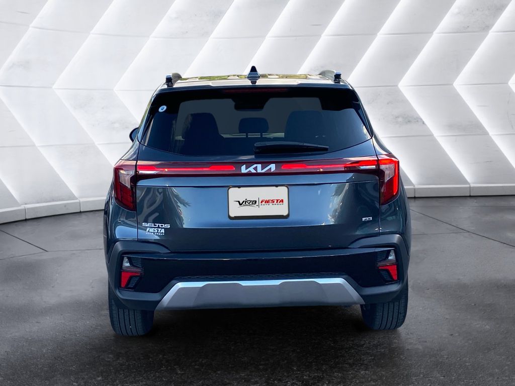 2024 Kia Seltos S photo 5