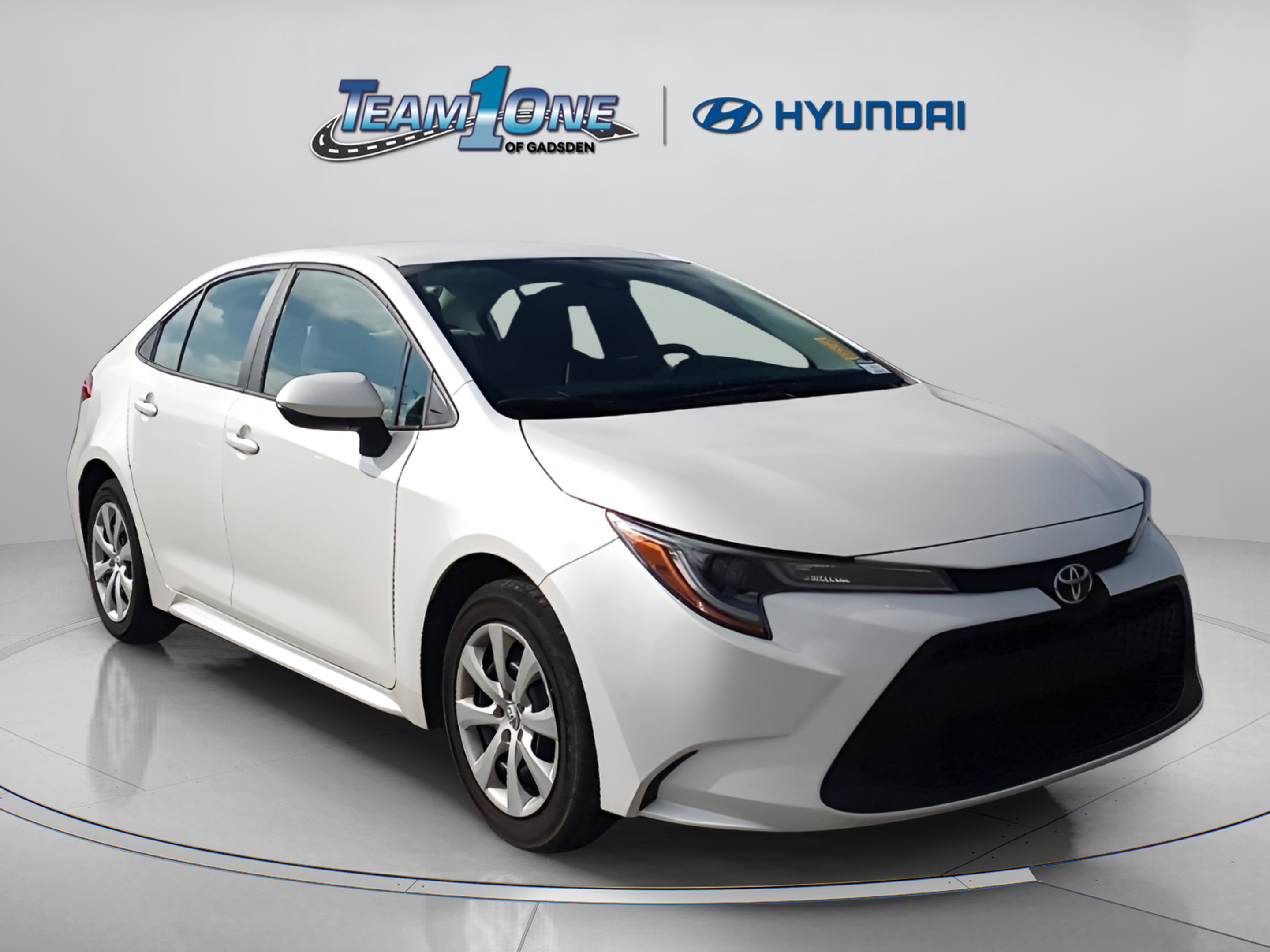 2021 Toyota Corolla LE's photo