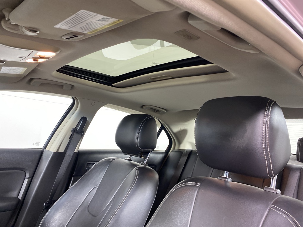 2012 Ford Fusion SEL photo 2