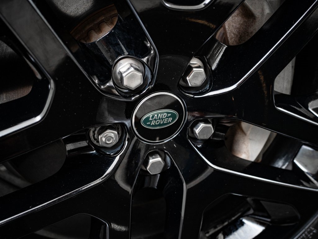 2020 Land Rover Defender 110 SE photo 8
