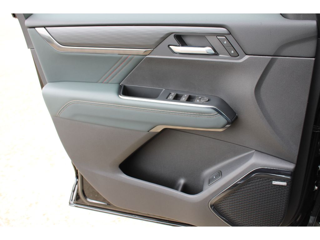2025 Gmc Acadia AT4 photo 17