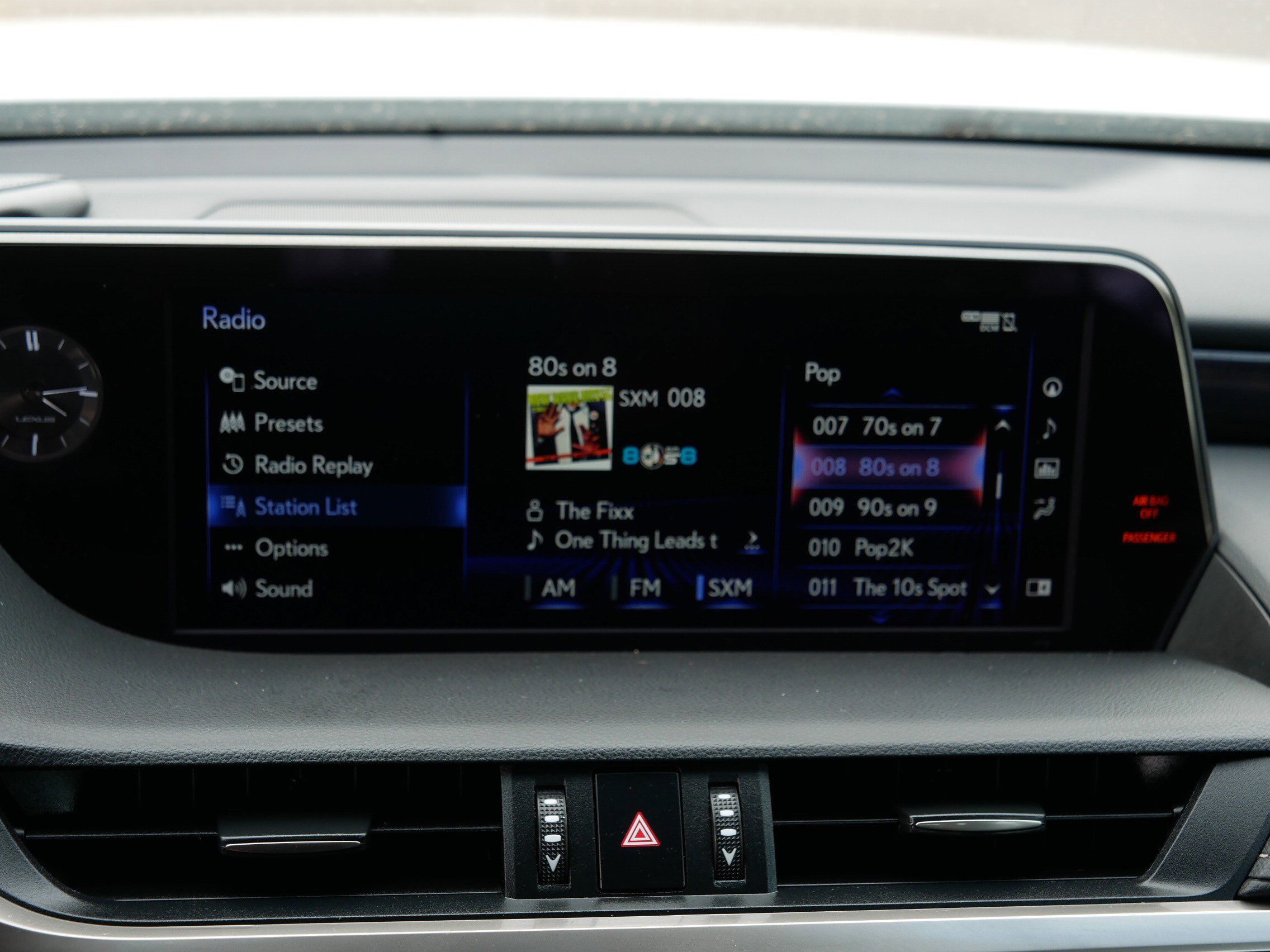 2021 Lexus ES 300h photo 20