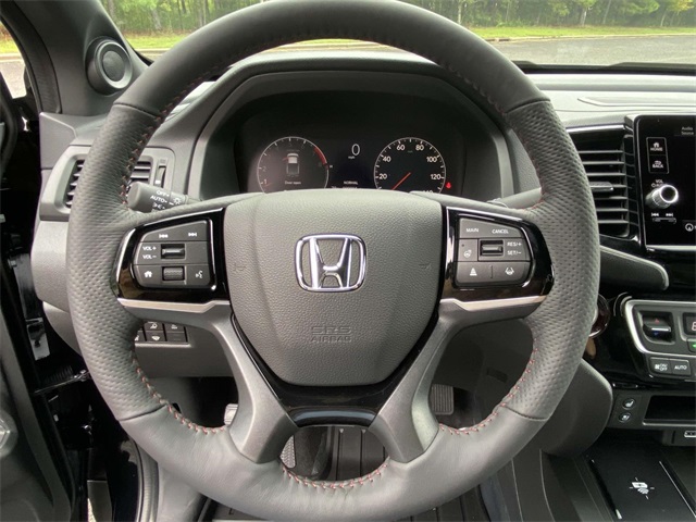2025 Honda Ridgeline Black Edition photo 18