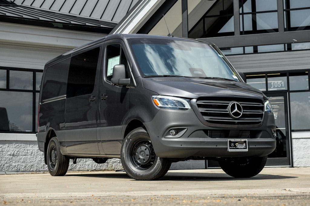2025 Mercedes-Benz Sprinter Cargo Van Base's photo