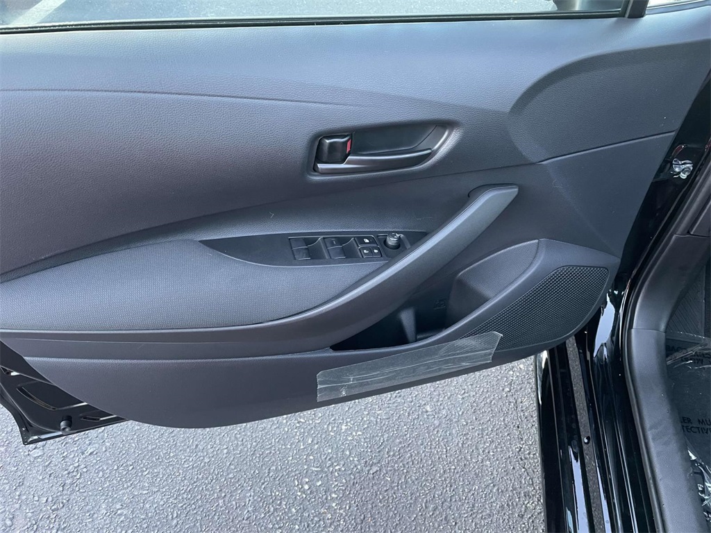 2025 Toyota Corolla LE photo 16