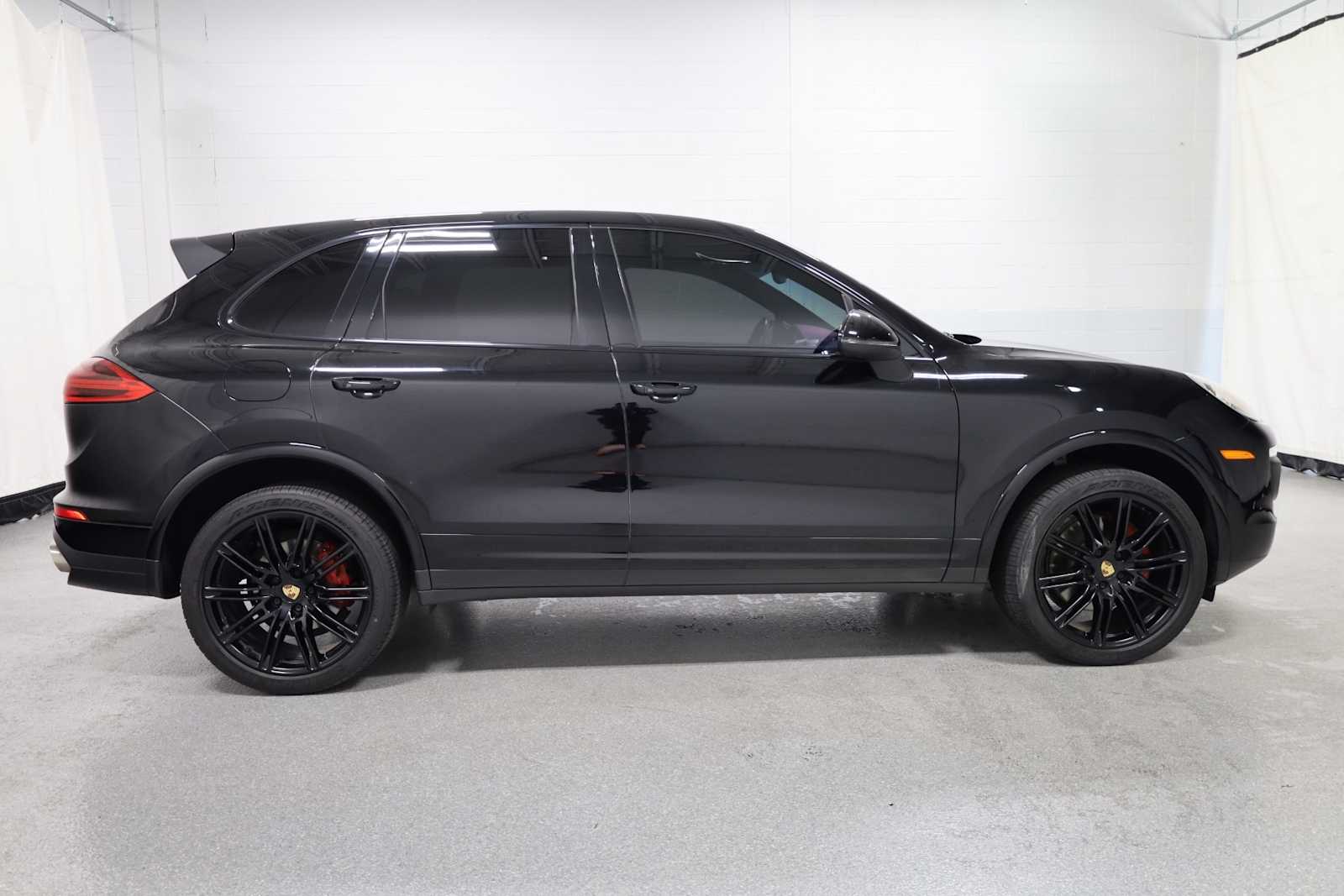 2018 Porsche Cayenne Platinum Edition photo 10