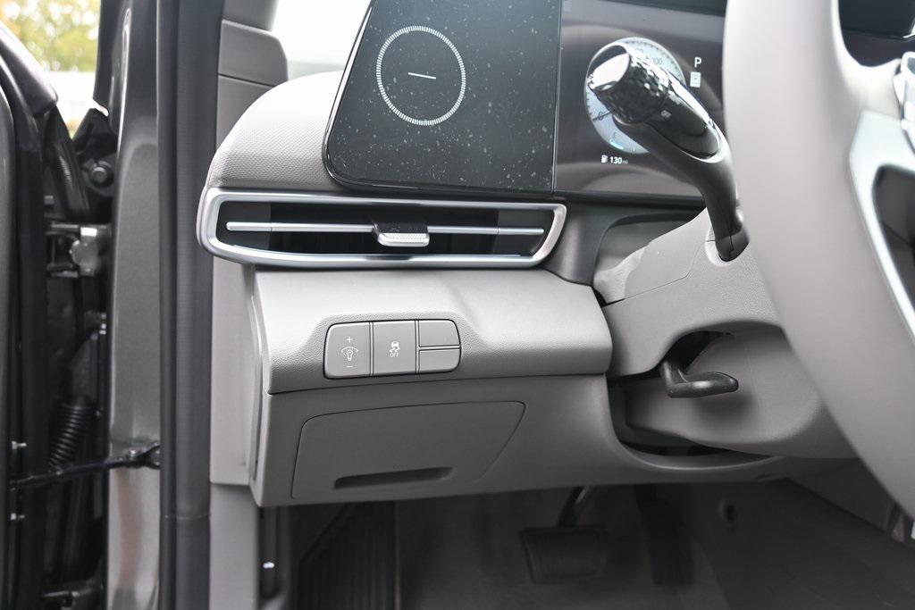 2025 Hyundai Elantra SEL Convenience photo 18