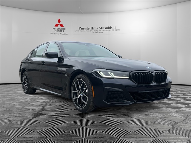 Used 2022 Carbon Black Metallic BMW 530e iPerformance image 3