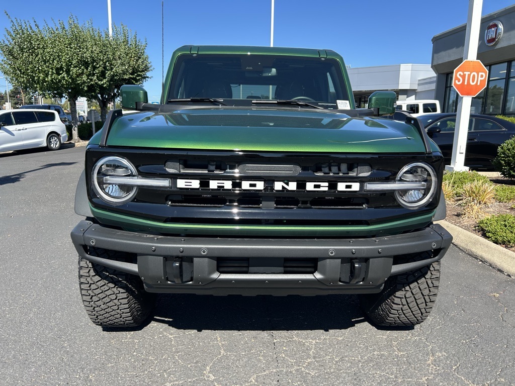 2024 Ford Bronco Outer Banks photo 2
